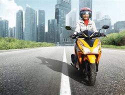 Cara Mengendarai Motor Matic Di Jalan Raya Yang Aman