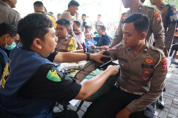 Polres Situbondo Melakukan Pemeriksaan Kesehatan