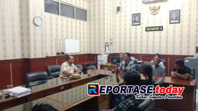 Eko Siti Jenar Dobrak Rapat Banmus DPRD Situbondo, Kritik Kunker dan Tuntut Efisiensi