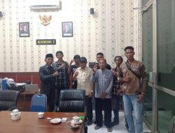 Puluhan Warga beberapa saat lalu datangi DPRD untuk mengadukan permasalahan pelik yang selama ini mereka alami.Terkait sengketa tanah tambak di Desa Kalianget Kecamatan Banyuglugur